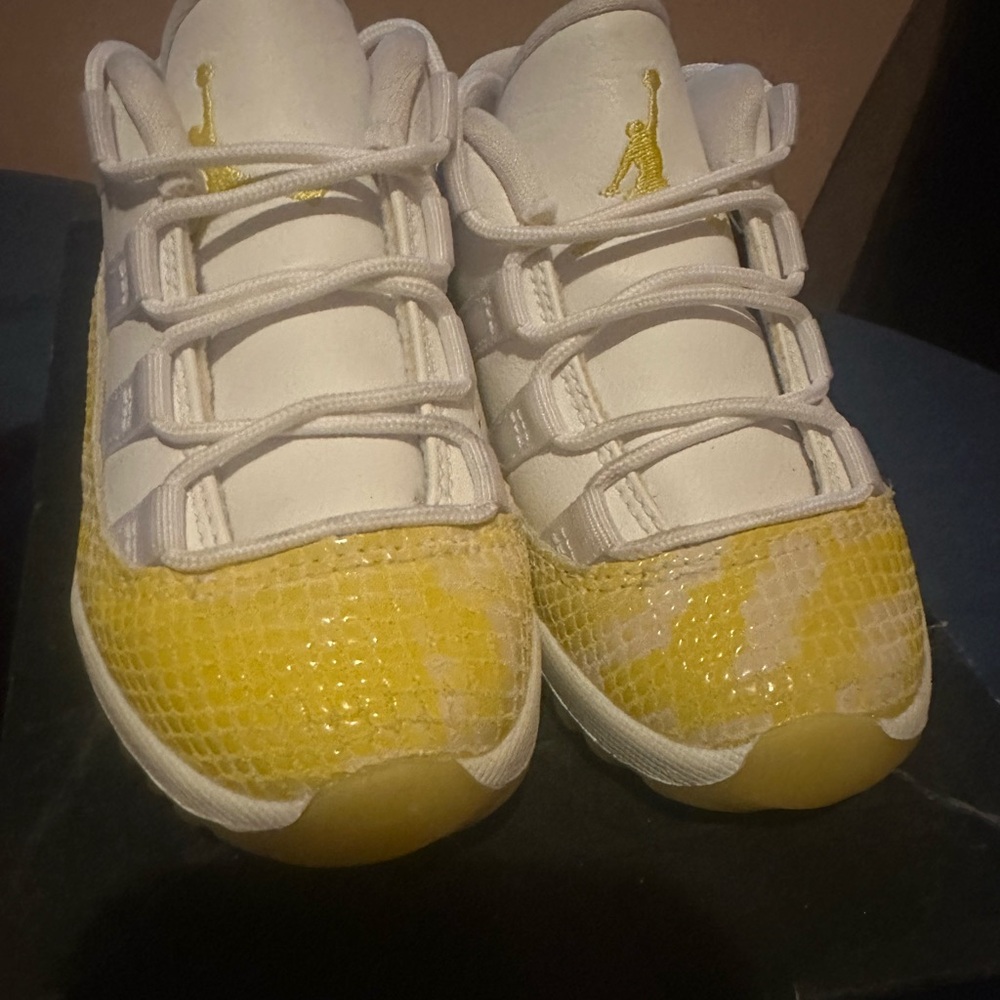 Jordan retro 11 toddler snakeskin sneakers